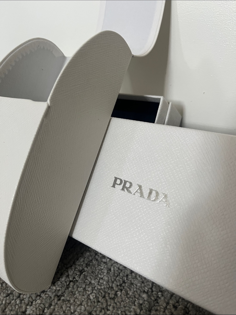 Prada blush Spr17w Barely Worn - Picture 3 of 6